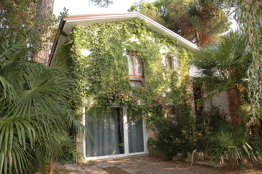 Villa Francesca Lignano Sabbiadoro Bagian luar foto